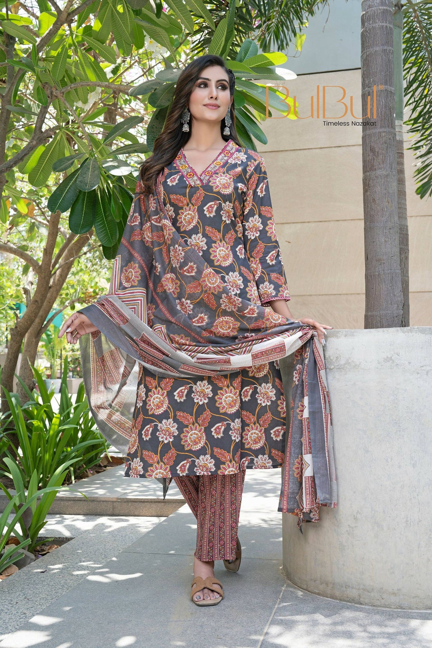 BulBul Fashionista Santoon Black Kurta Set with Dupatta - Swadesiicart