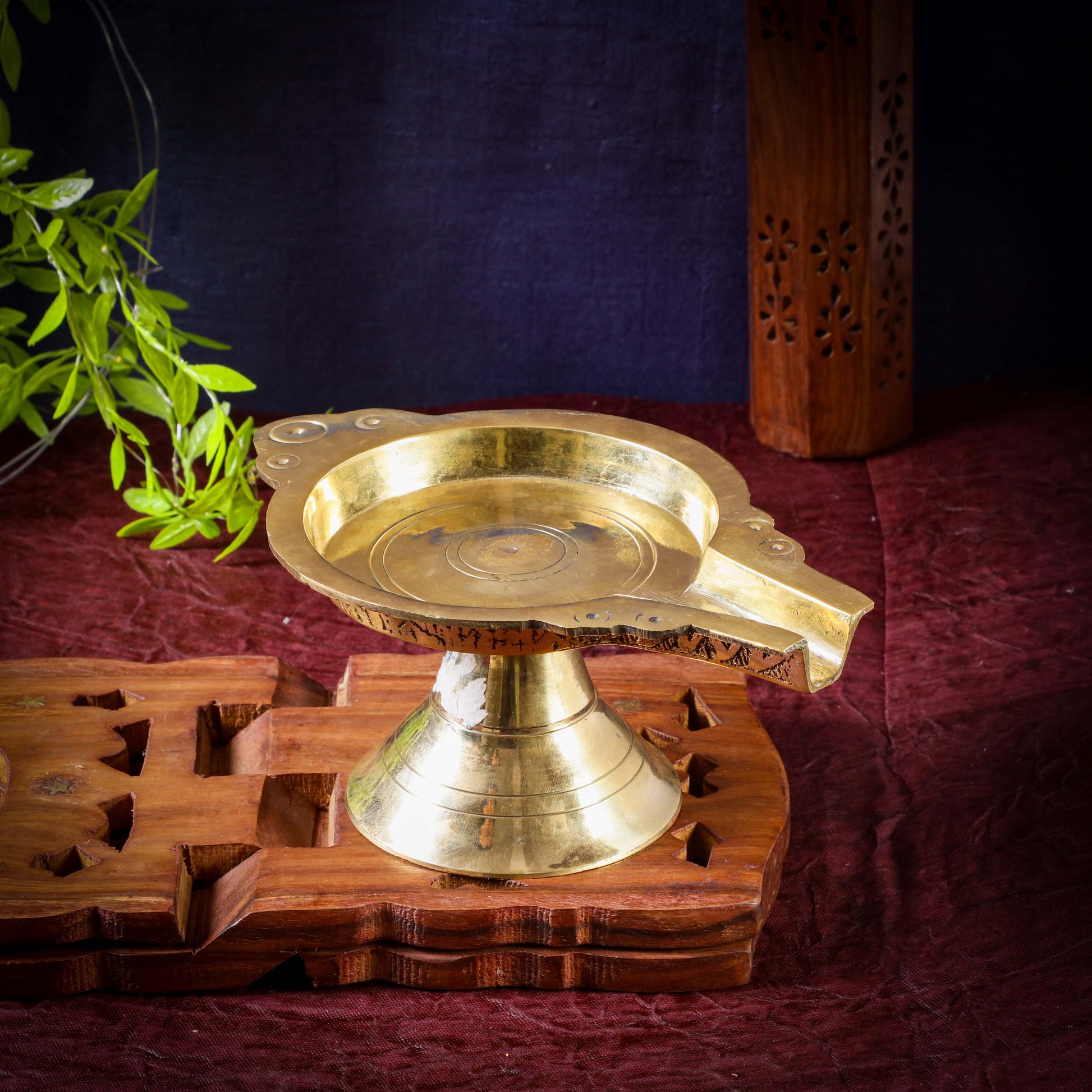 Sri Rudra Abhishekam Stand Small (SR 03565) | Swadesiicart