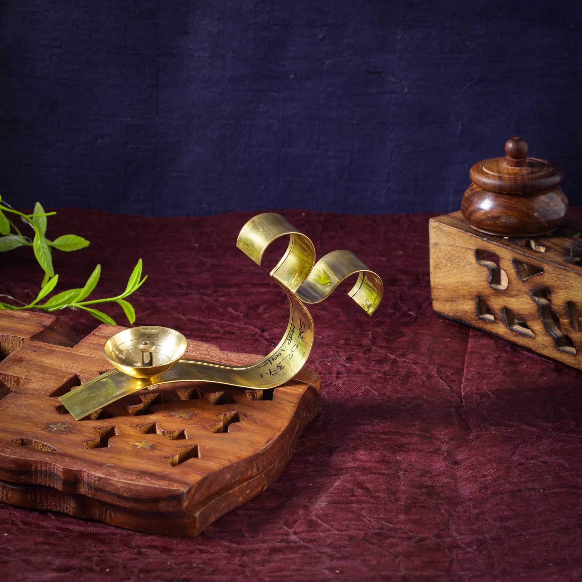 Sri Rudra Om Brass Diya (SR 02371) - Swadesiicart