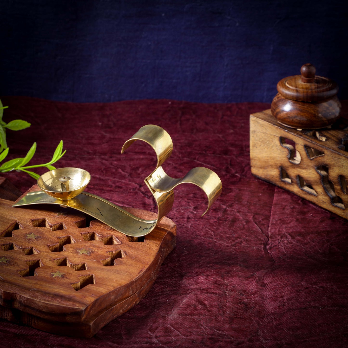 Sri Rudra Om Brass Diya (SR 02371) - Swadesiicart