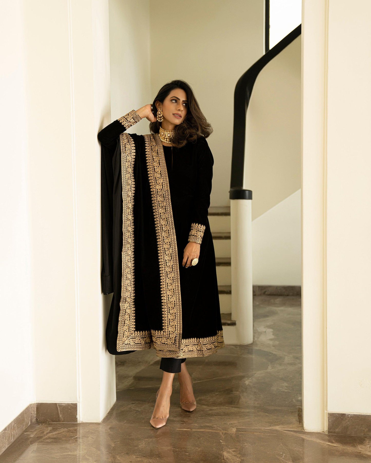 trueBrowns Black Velvet Embroidered Lace Shawl | Swadesiicart