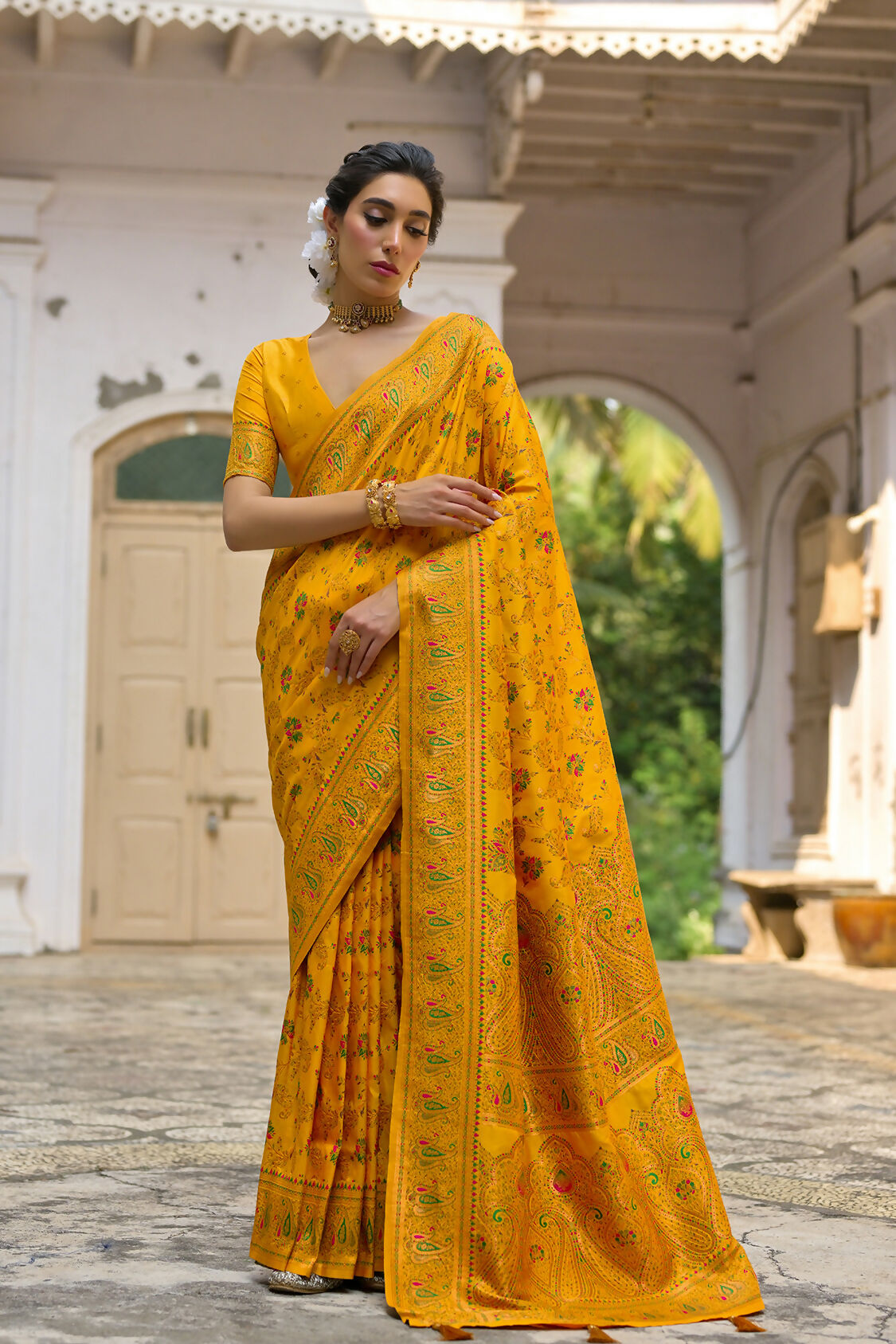 Vishnu Weaves Women's Mustard Yellow Silk Woven Saree with Blouse - Swadesiicart