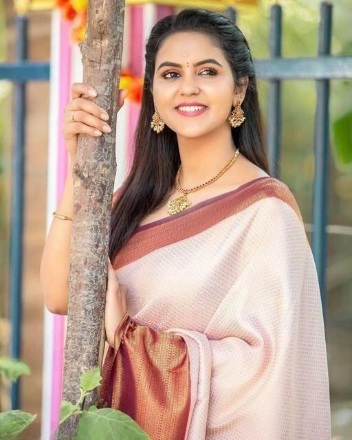 Vamika Weaving Banarasi Jacquard chiku Kanjivaram Saree | Swadesiicart