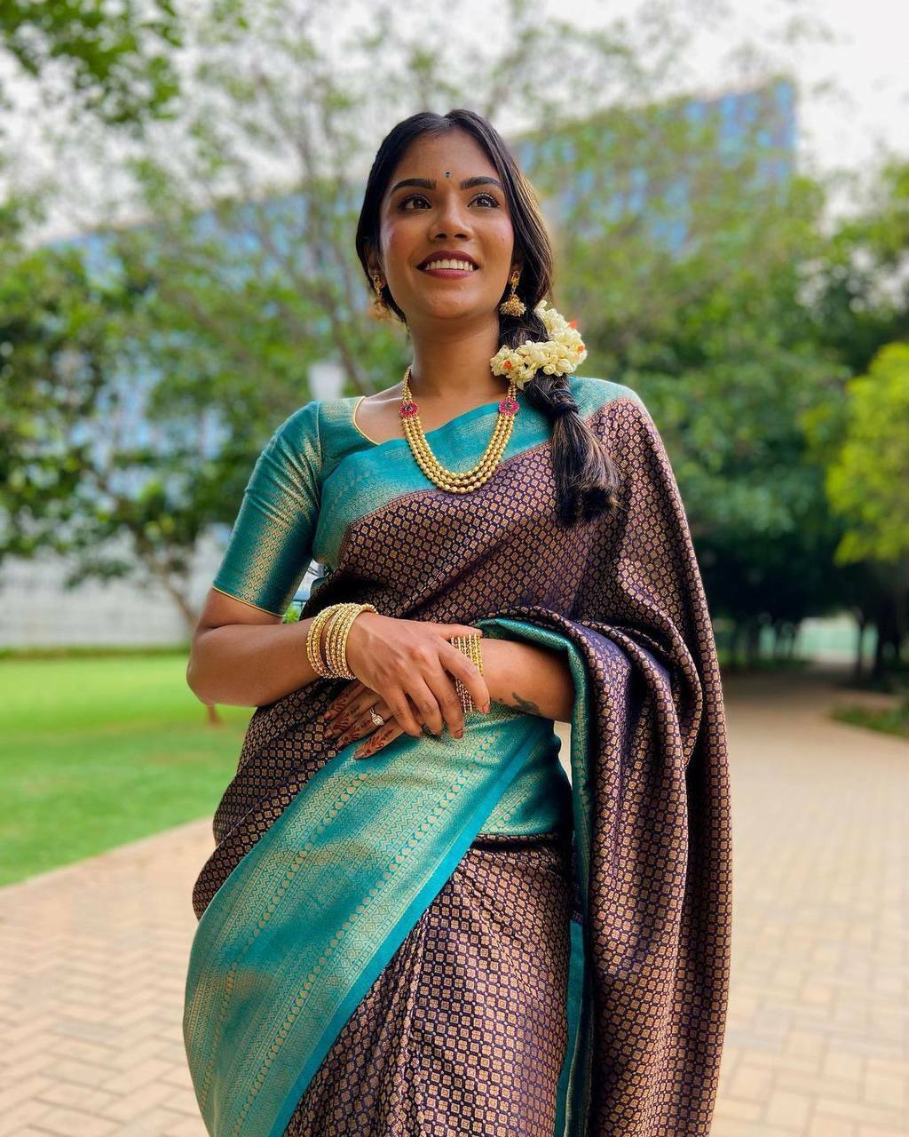 Vamika Weaving Banarasi Jacquard Purple Kanjivaram Saree | Swadesiicart