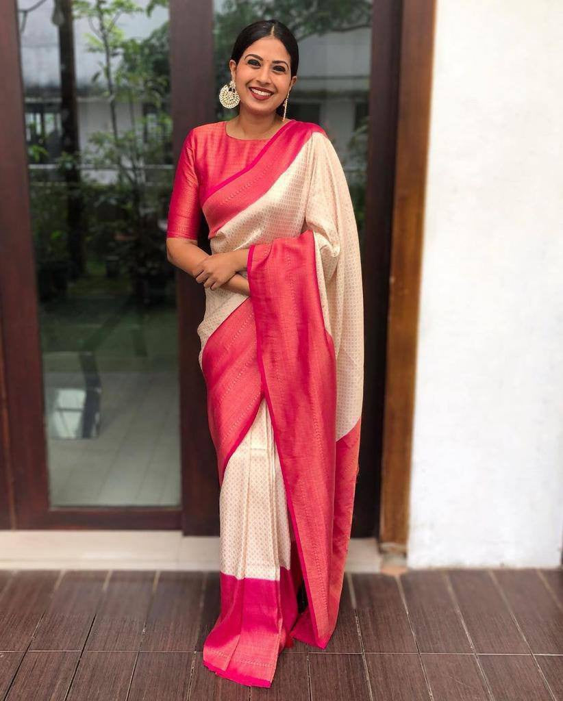 Vamika Weaving Banarasi Jacquard white Kanjivaram Saree | Swadesiicart