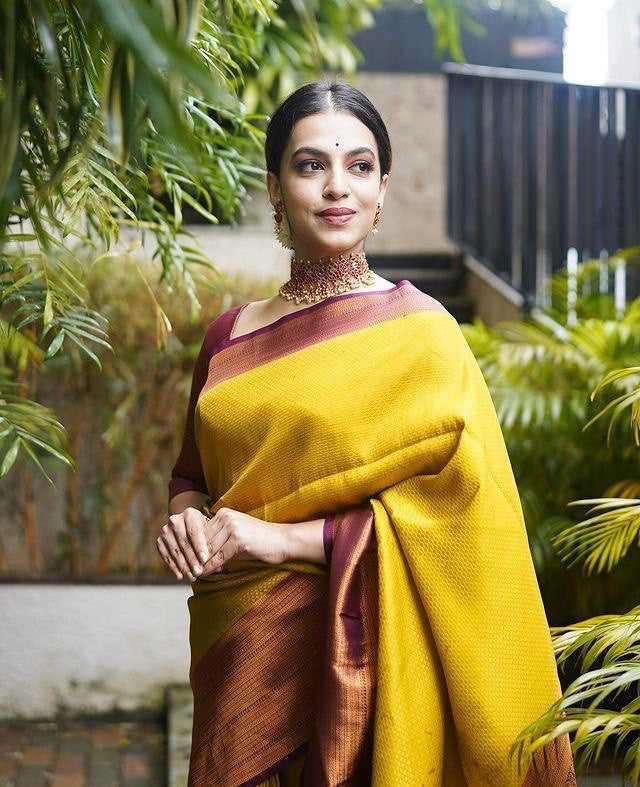 Vamika Weaving Banarasi Jacquard yellow Kanjivaram Saree | Swadesiicart
