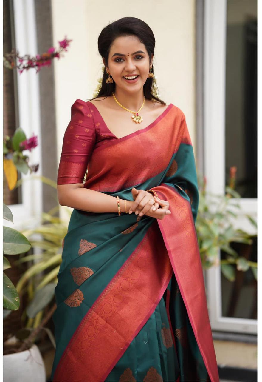 Vamika Weaving Banarasi Jacquard Green Kanjivaram Saree | Swadesiicart