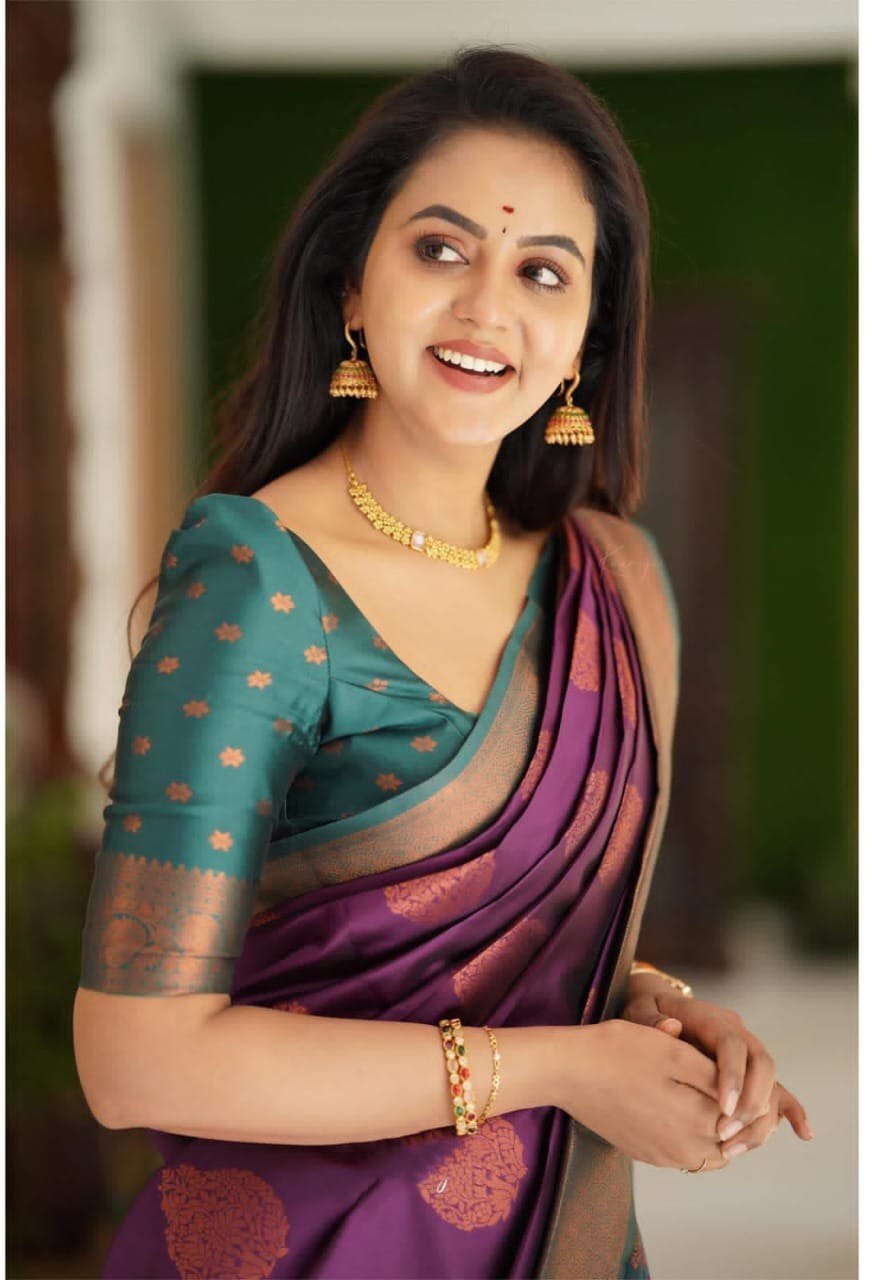Vamika Weaving Banarasi Jacquard Purple Kanjivaram Saree | Swadesiicart