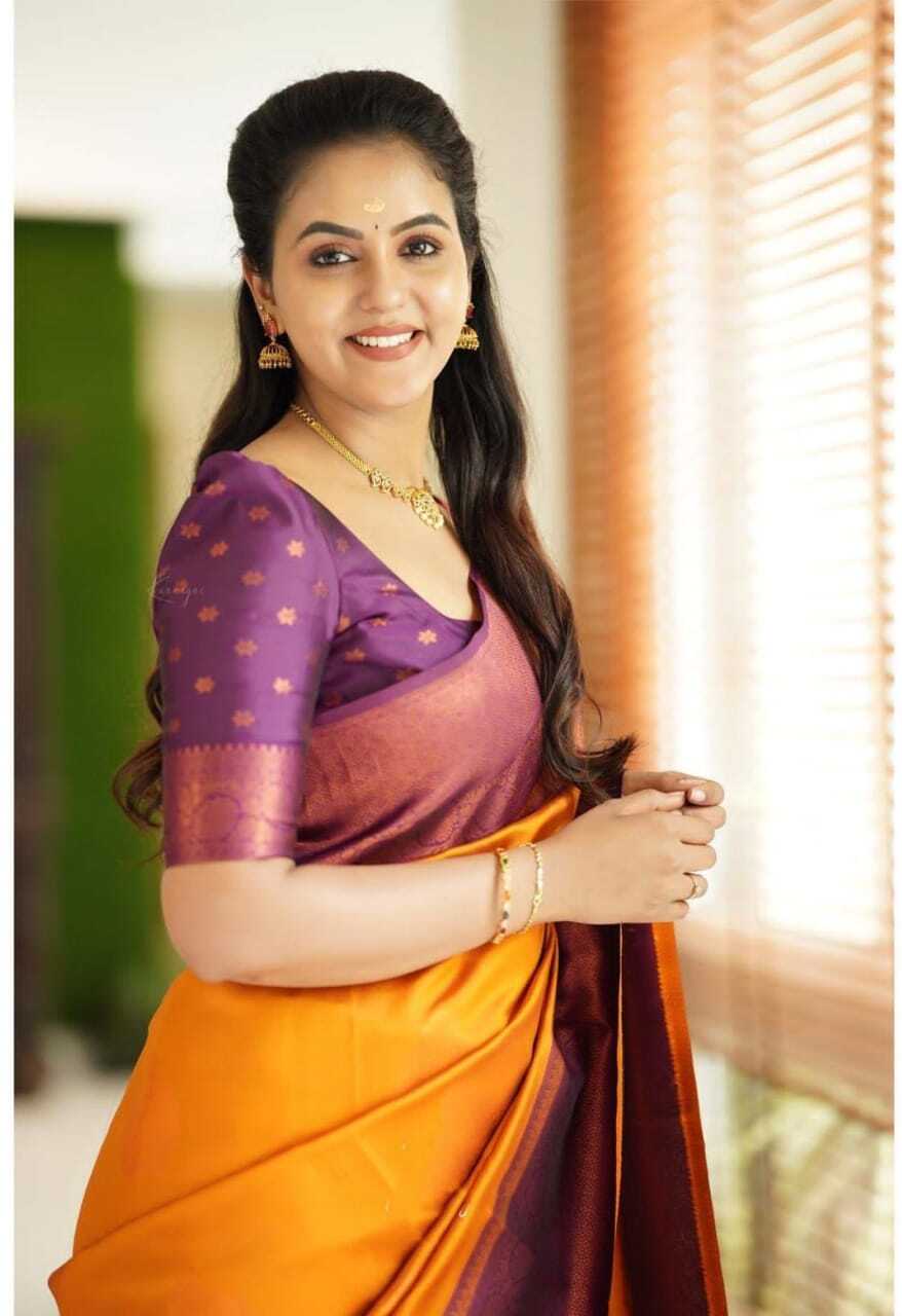 Vamika Weaving Banarasi Jacquard yellow Kanjivaram Saree | Swadesiicart