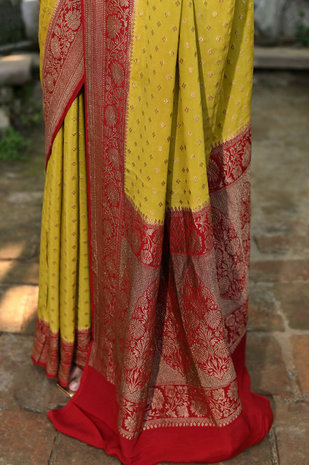 Joban Fashion Yellow Crepe Chiffon Pure Handloom Banarasi Silk Saree | Swadesiicart