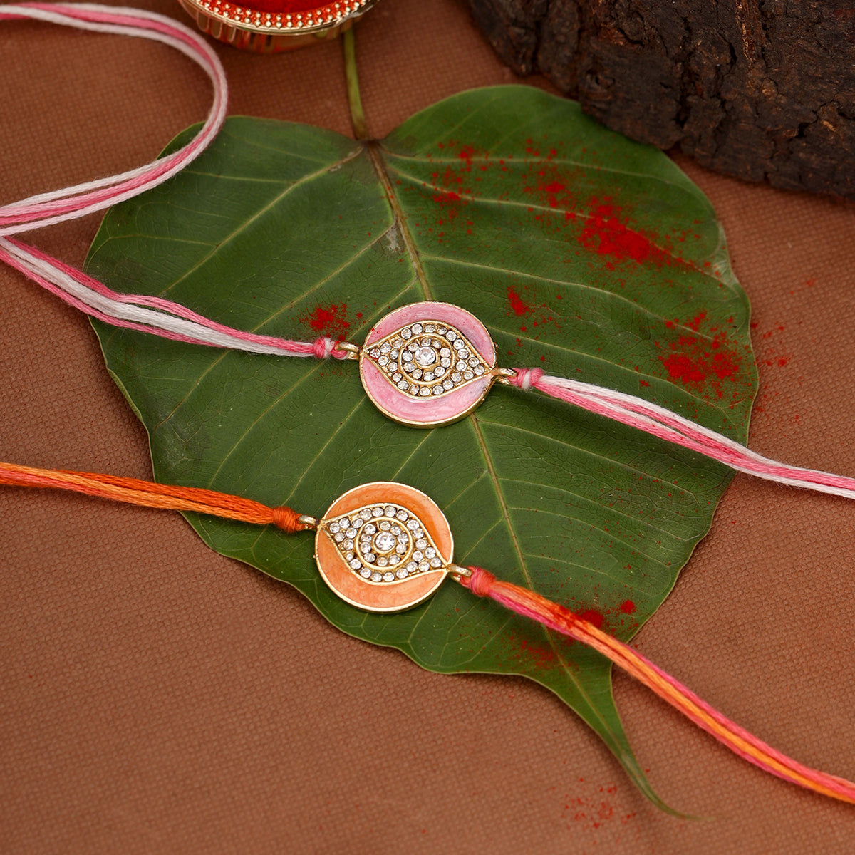trueBrowns X Voylla Enameled Rakhi Combo Set With Roli Chaawal Pack | Swadesiicart