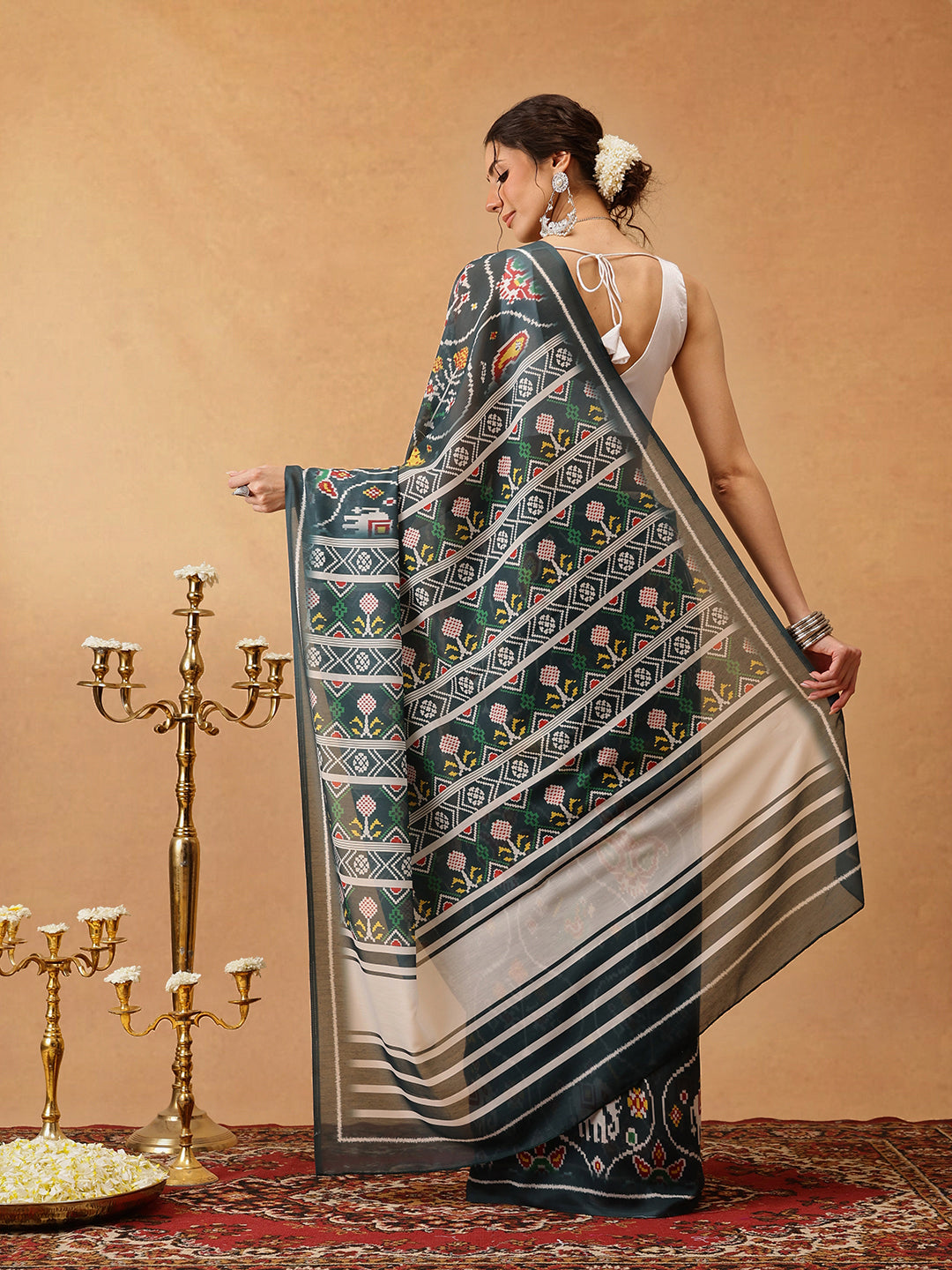 Hiral Fashion Green Bollywood Mul Cotton Ikkat Digital Printed Saree | Swadesiicart