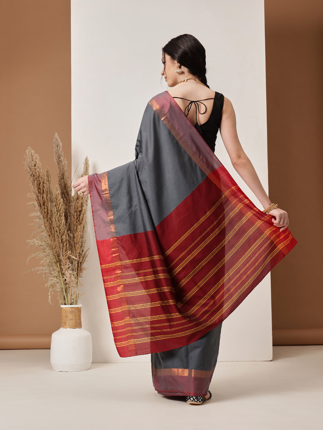 Hiral Fashion Grey Banarasi Art Silk Solid Saree | Swadesiicart