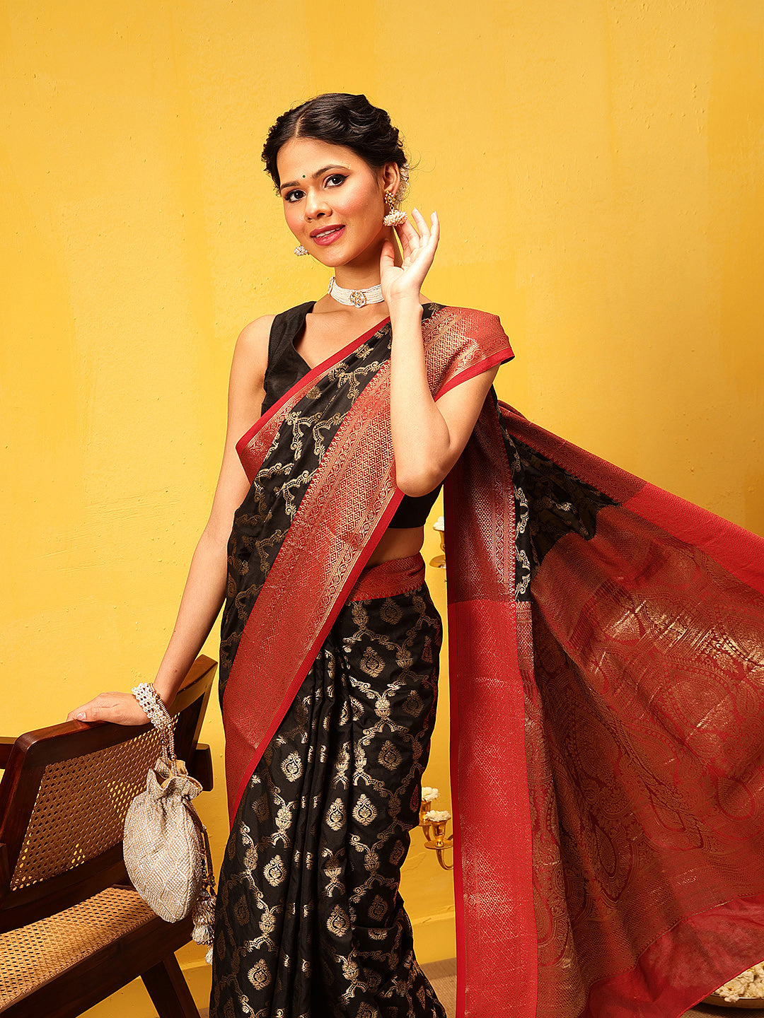 Hiral Fashion Black Banarasi Silk Woven Design Saree | Swadesiicart