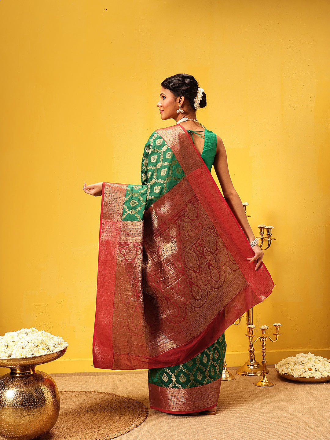 Hiral Fashion Green Banarasi Silk Woven Design Saree | Swadesiicart