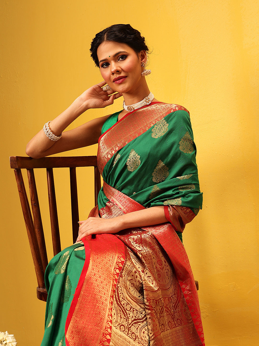 Hiral Fashion Green Banarasi Silk Woven Design Saree | Swadesiicart