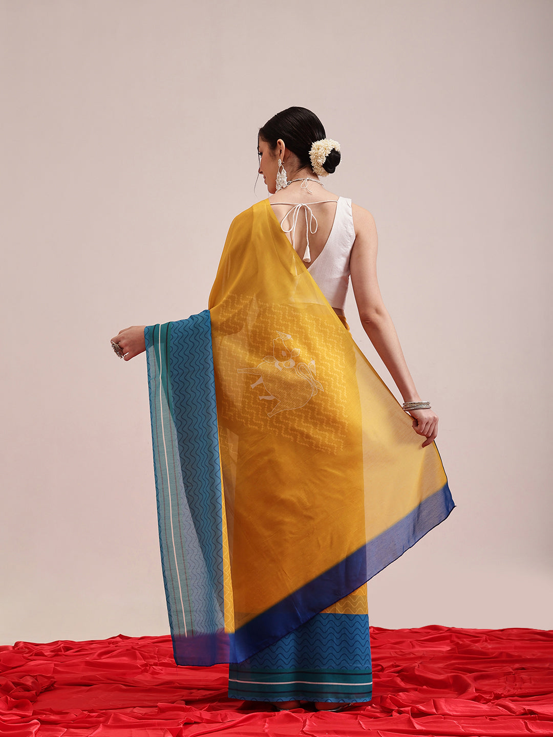 Hiral Fashion Yellow Bollywood Mul Cotton Abstract Digital Printed Saree | Swadesiicart