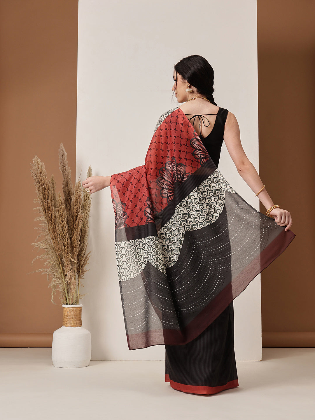 Hiral Fashion Black Bollywood Mul Cotton Stripes Digital Printed Saree | Swadesiicart