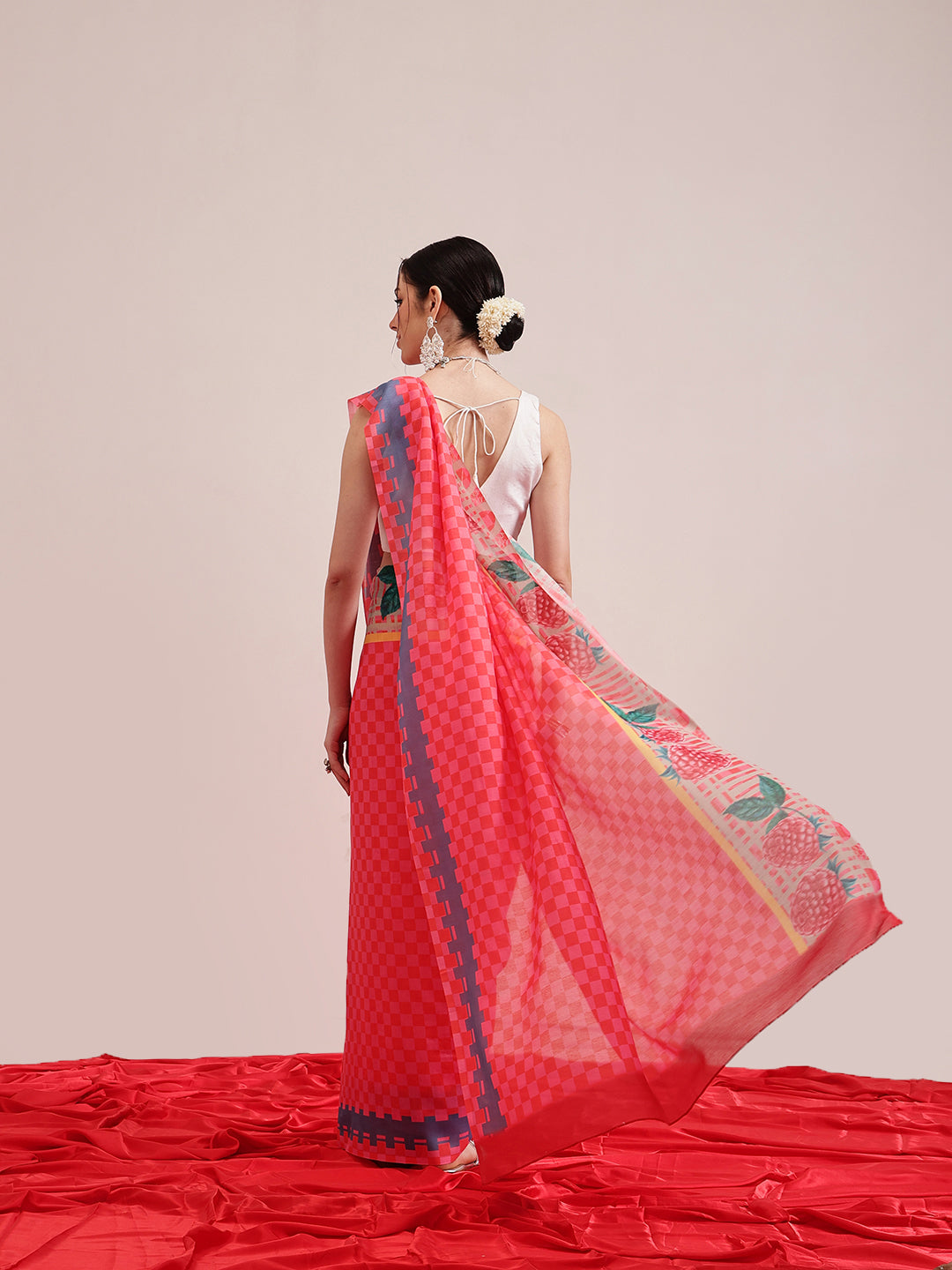 Hiral Fashion Pink Bollywood Mul Cotton Abstract Digital Printed Saree | Swadesiicart