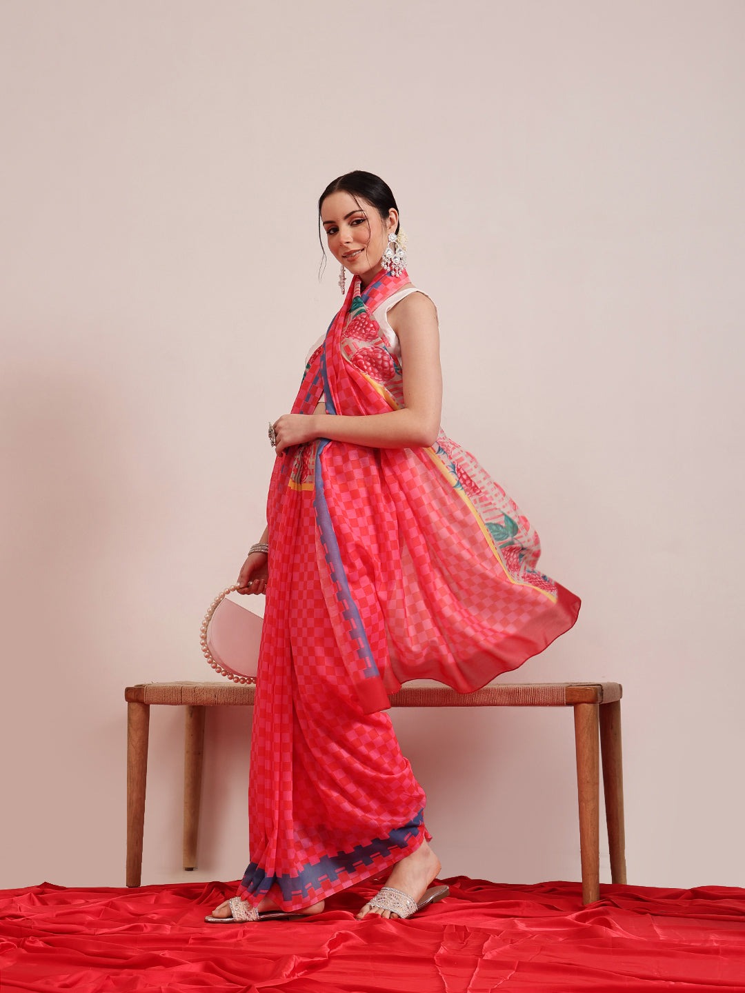 Hiral Fashion Pink Bollywood Mul Cotton Abstract Digital Printed Saree | Swadesiicart