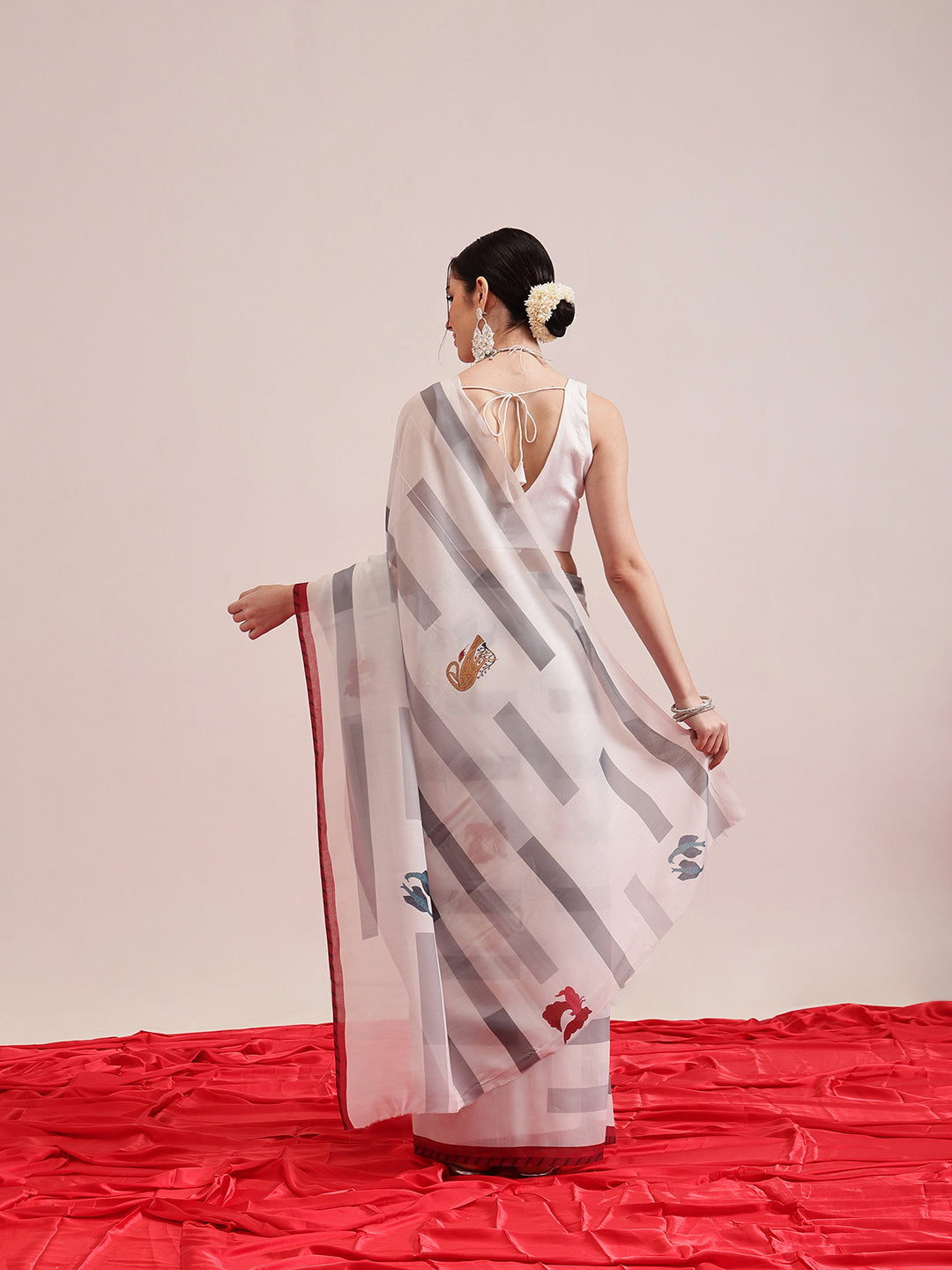 Hiral Fashion White Bollywood Mul Cotton Animal Print Digital Printed Saree | Swadesiicart