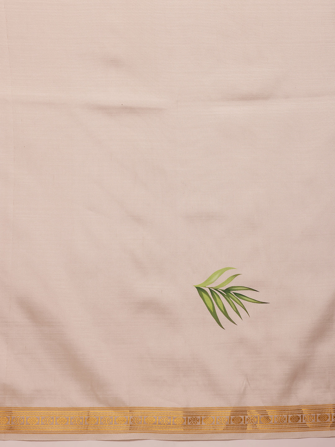 Hiral Fashion Off White Onam Art Silk Floral Digital Print Saree | Swadesiicart