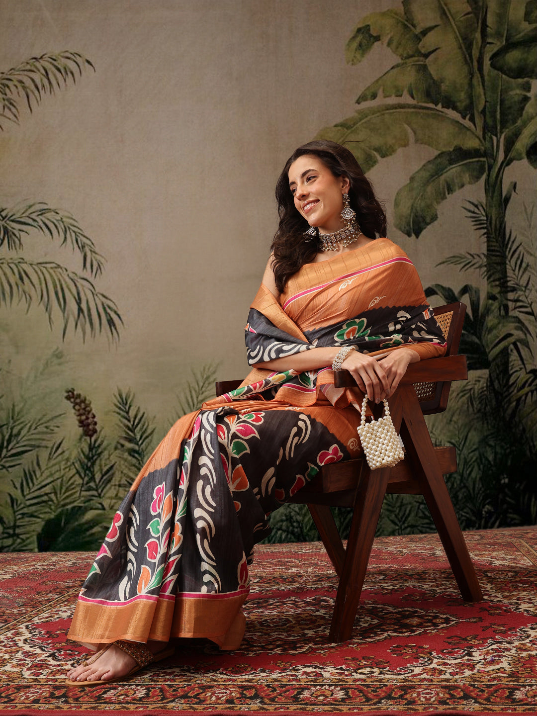 Hiral Fashion Black Banarasi Silk Blend Floral Digital Printed Saree | Swadesiicart