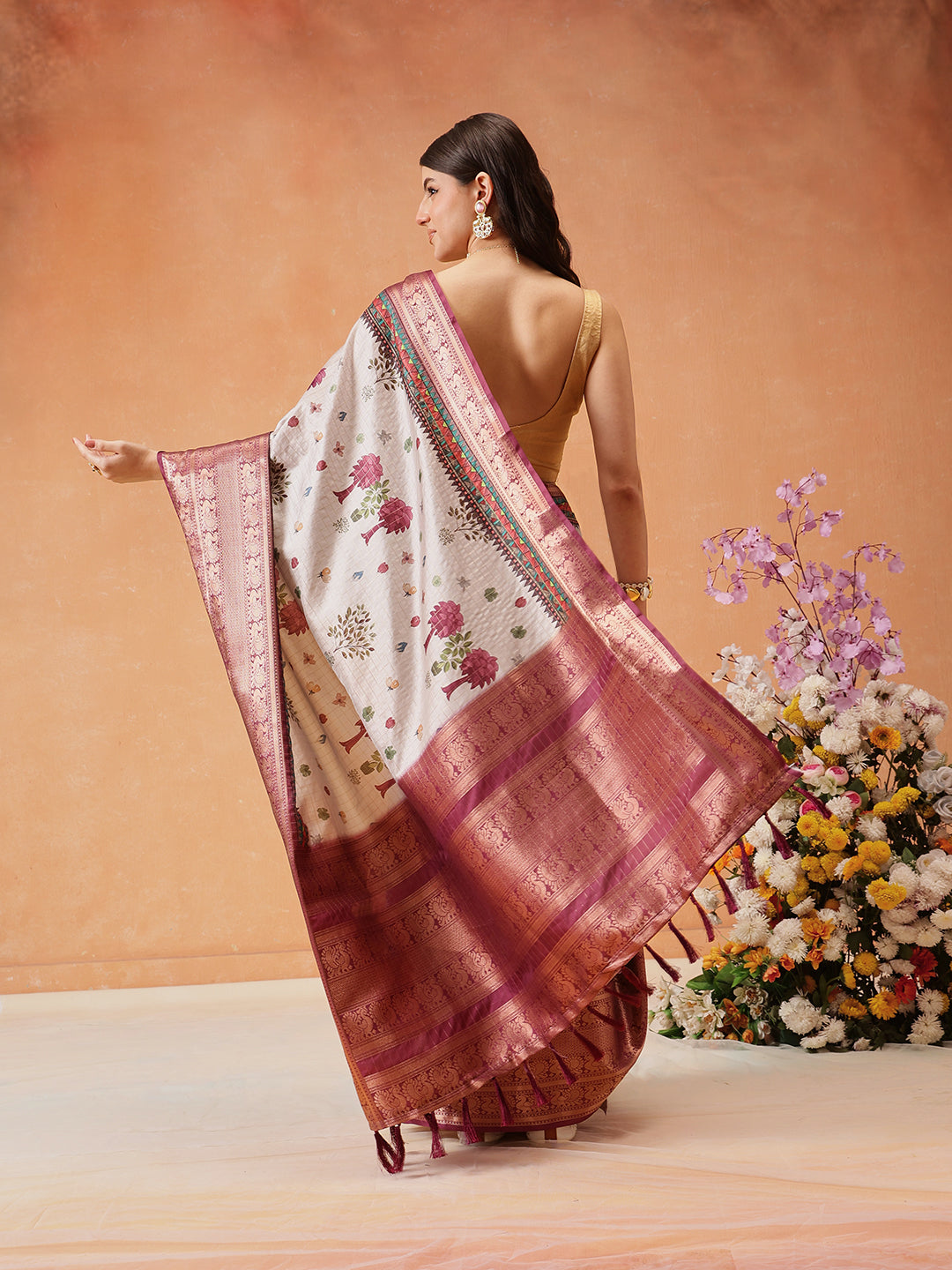 Hiral Fashion Grey Kanjeevaram Banarasi Silk Floral Digital Printed Saree | Swadesiicart