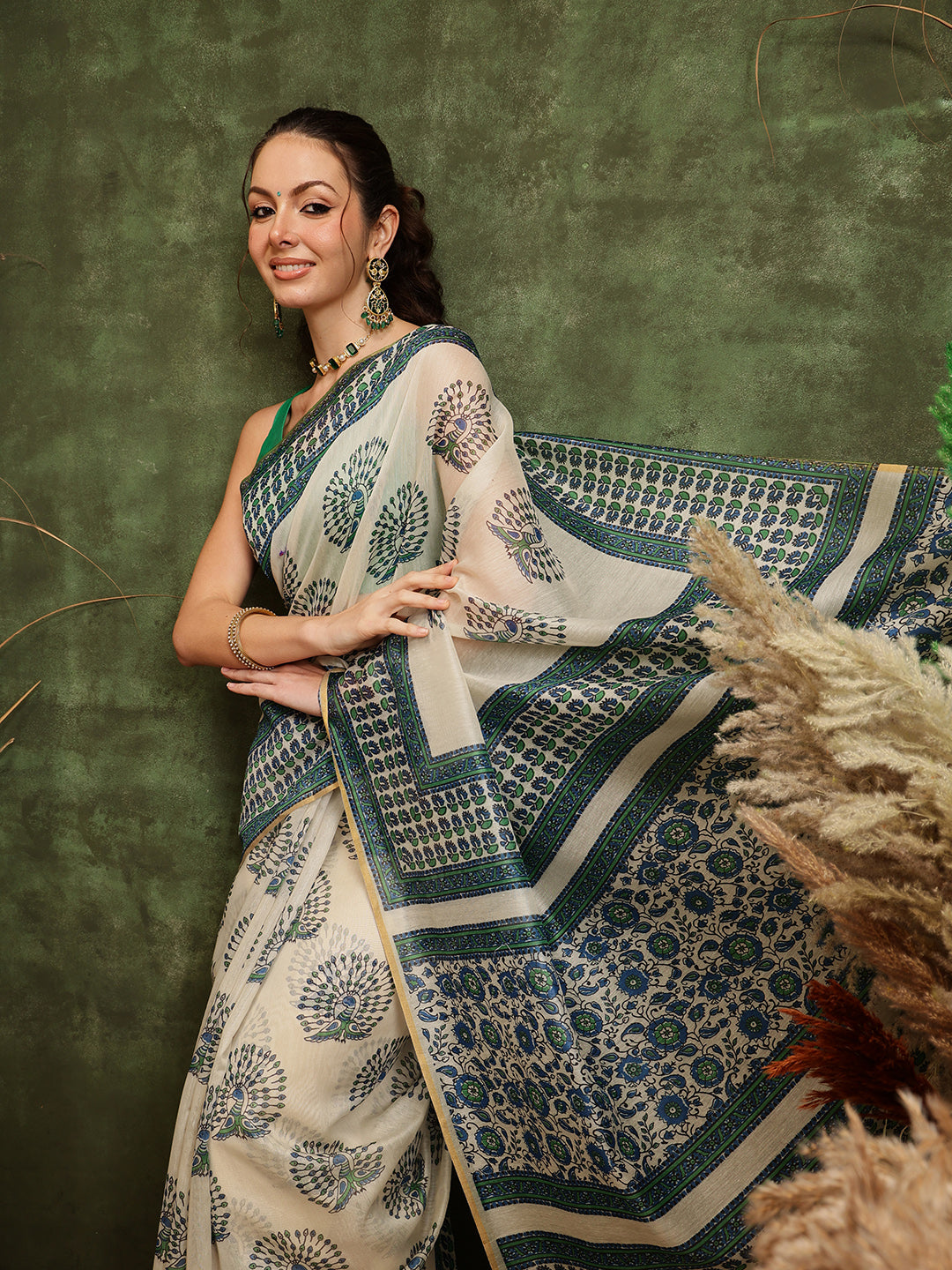 Hiral Fashion Off White Chanderi Cotton Blend Abstract Digital Printed Saree | Swadesiicart