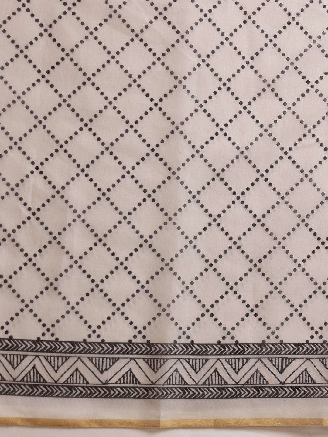 Hiral Fashion White Chanderi Cotton Blend Floral Digital Printed Saree | Swadesiicart