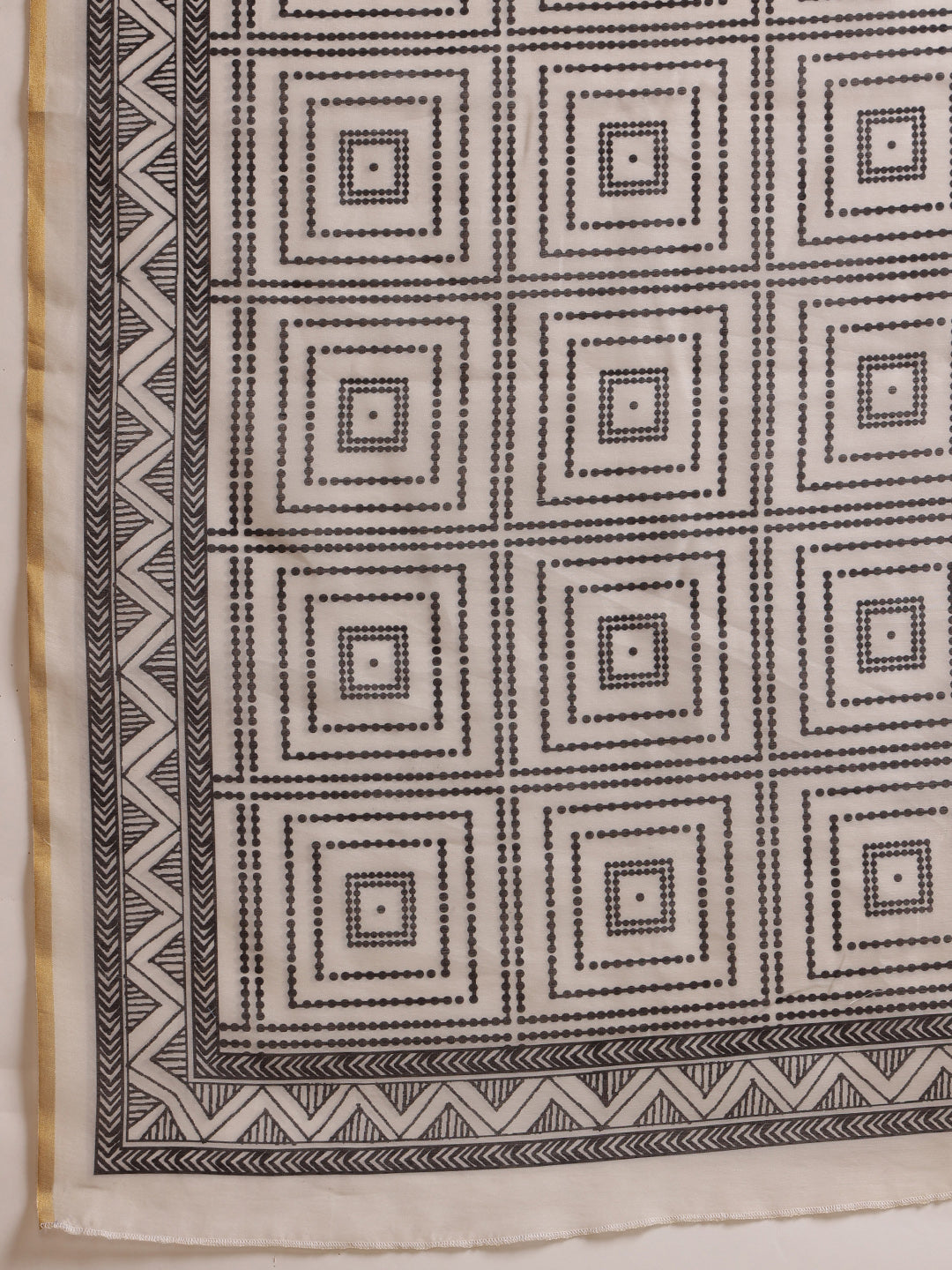 Hiral Fashion White Chanderi Cotton Blend Floral Digital Printed Saree | Swadesiicart