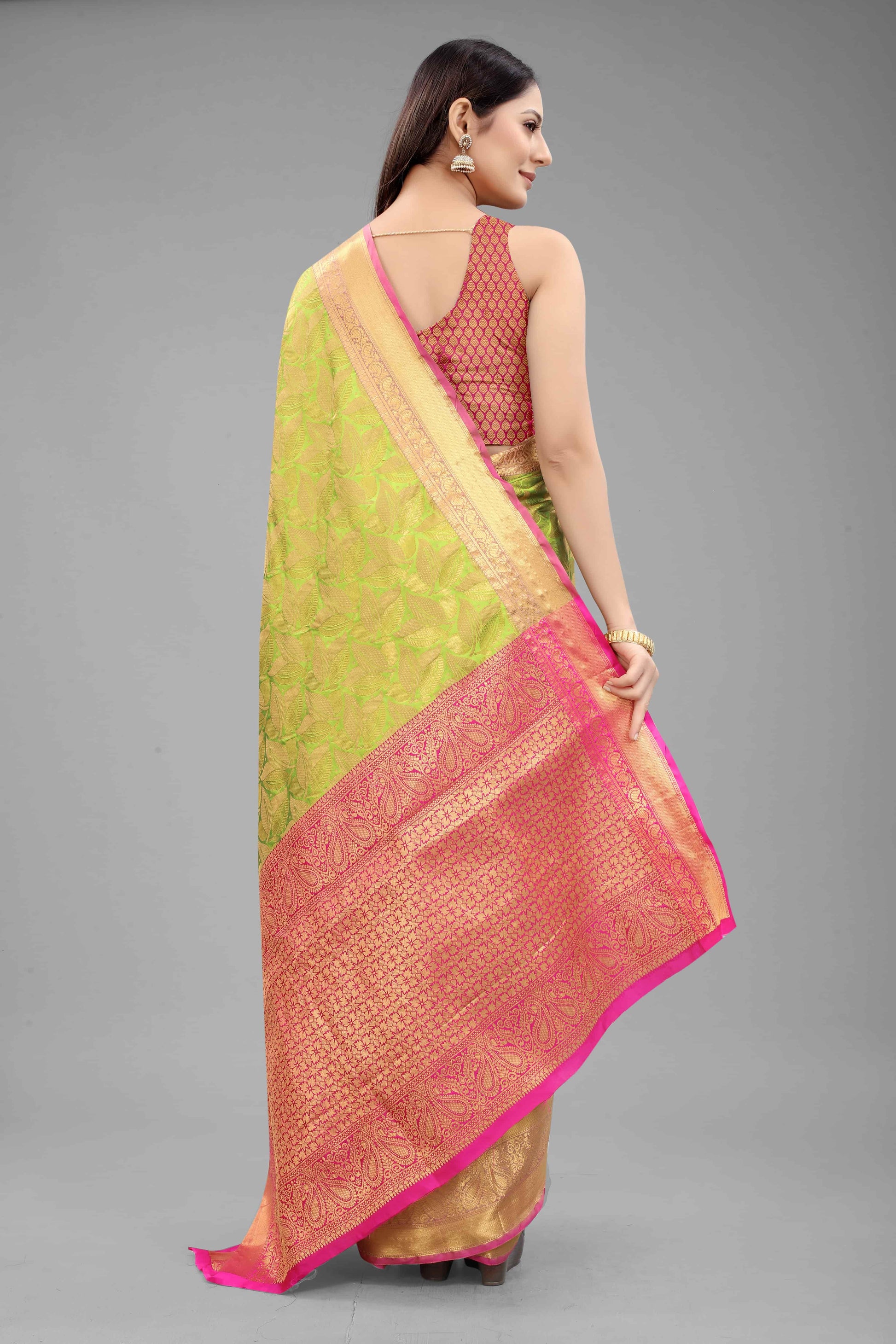 Hiral Fashion Green Banarasi Art Silk Floral Woven Design Saree | Swadesiicart