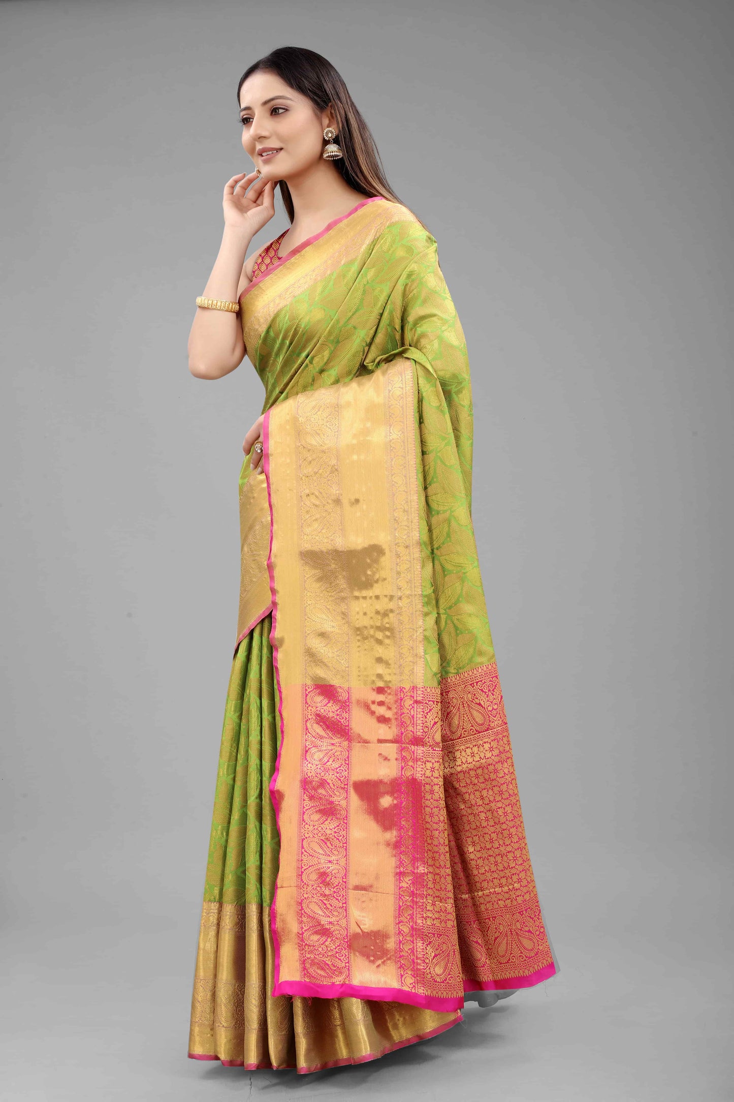 Hiral Fashion Green Banarasi Art Silk Floral Woven Design Saree | Swadesiicart