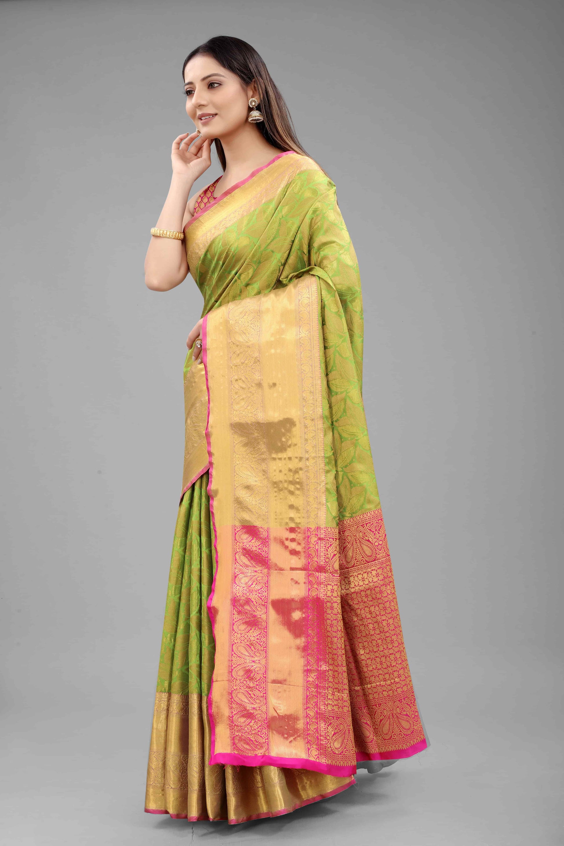 Hiral Fashion Green Banarasi Art Silk Floral Woven Design Saree | Swadesiicart