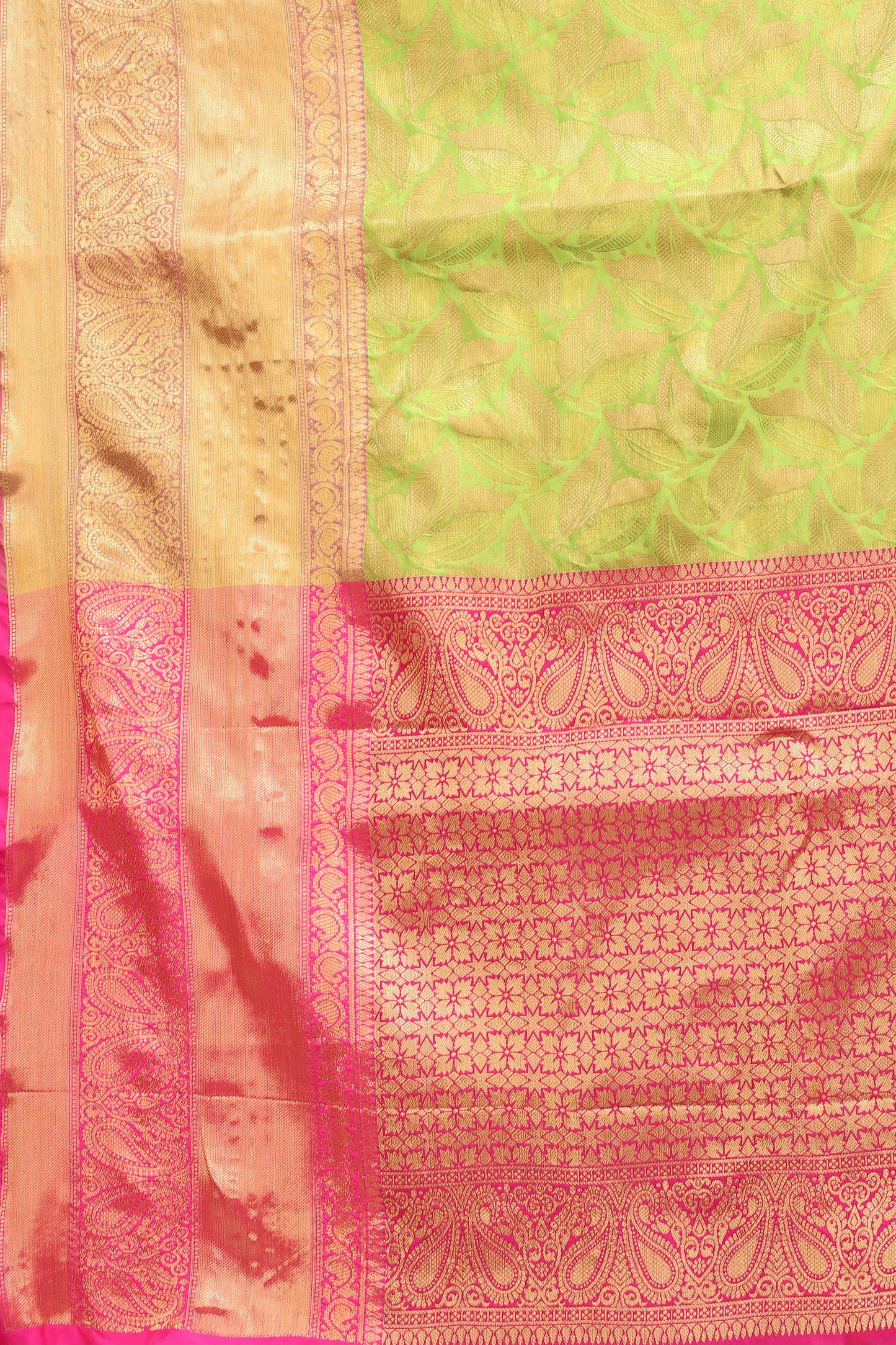 Hiral Fashion Green Banarasi Art Silk Floral Woven Design Saree | Swadesiicart
