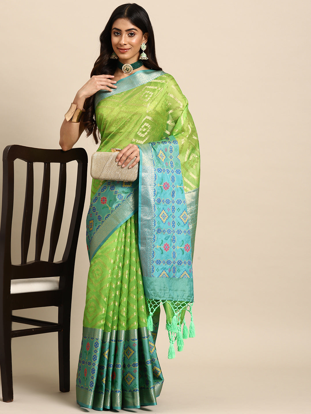 Green Silk Blend Woven Zari Design Geomatric Saree with Unstitched Blouse - Hiral Fashion | Swadesiicart