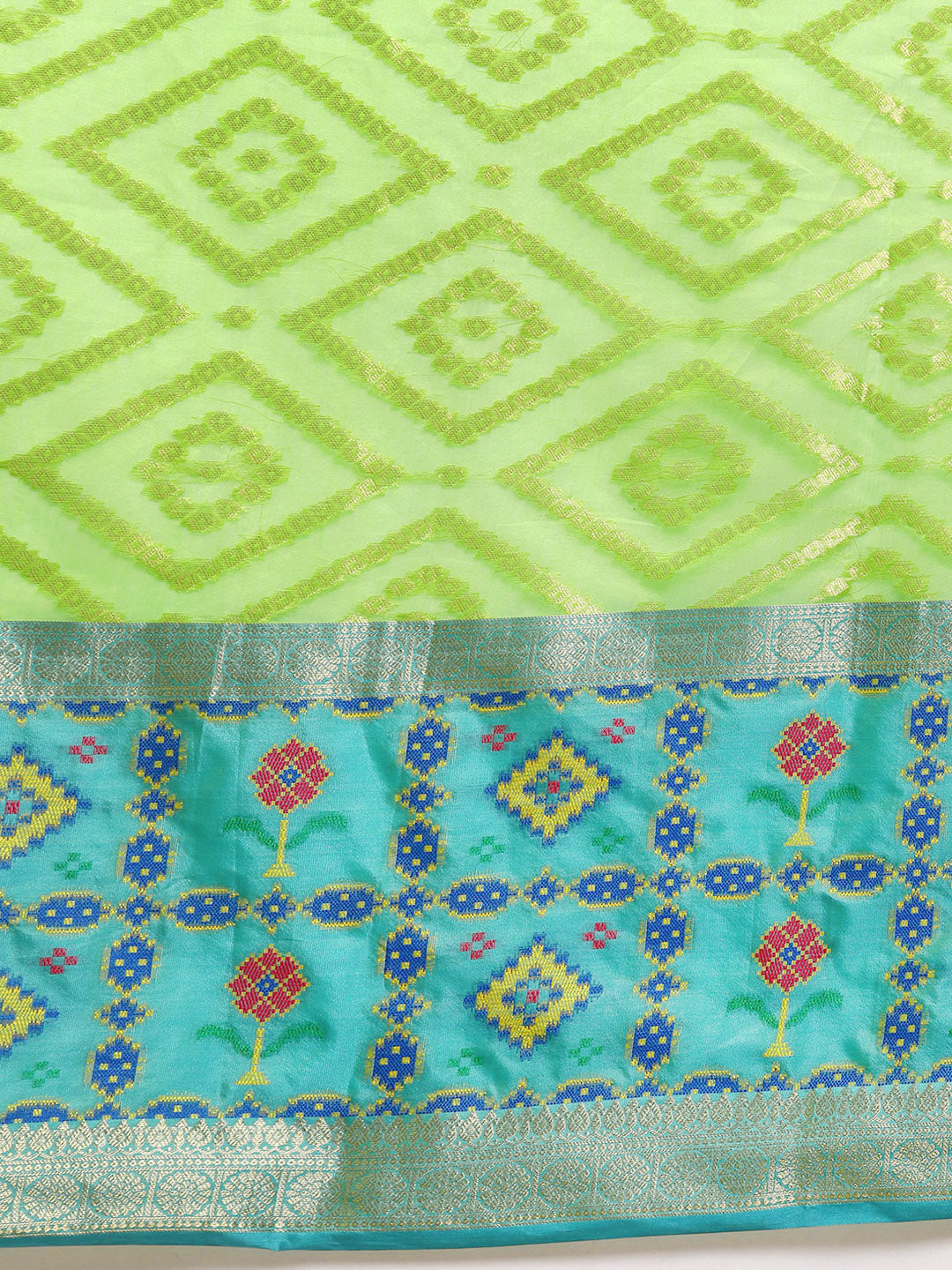 Green Silk Blend Woven Zari Design Geomatric Saree with Unstitched Blouse - Hiral Fashion | Swadesiicart