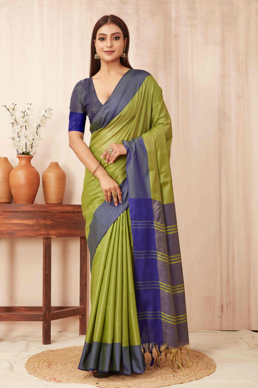Hiral Fashion Green Banarasi Soft Silk Solid Saree | Swadesiicart