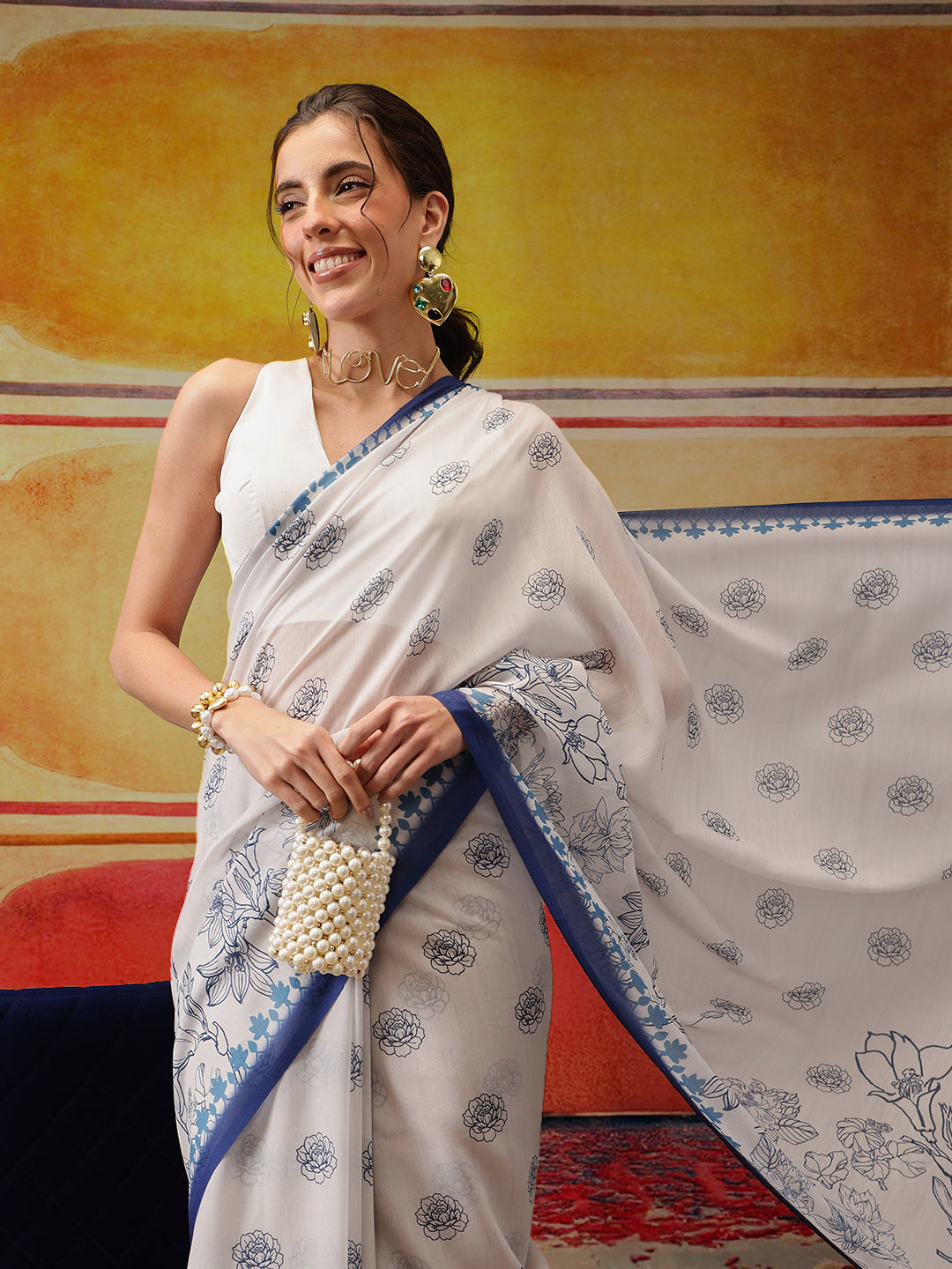 Hiral Fashion White Bollywood Mul Cotton Kalamkari Digital Printed Saree | Swadesiicart