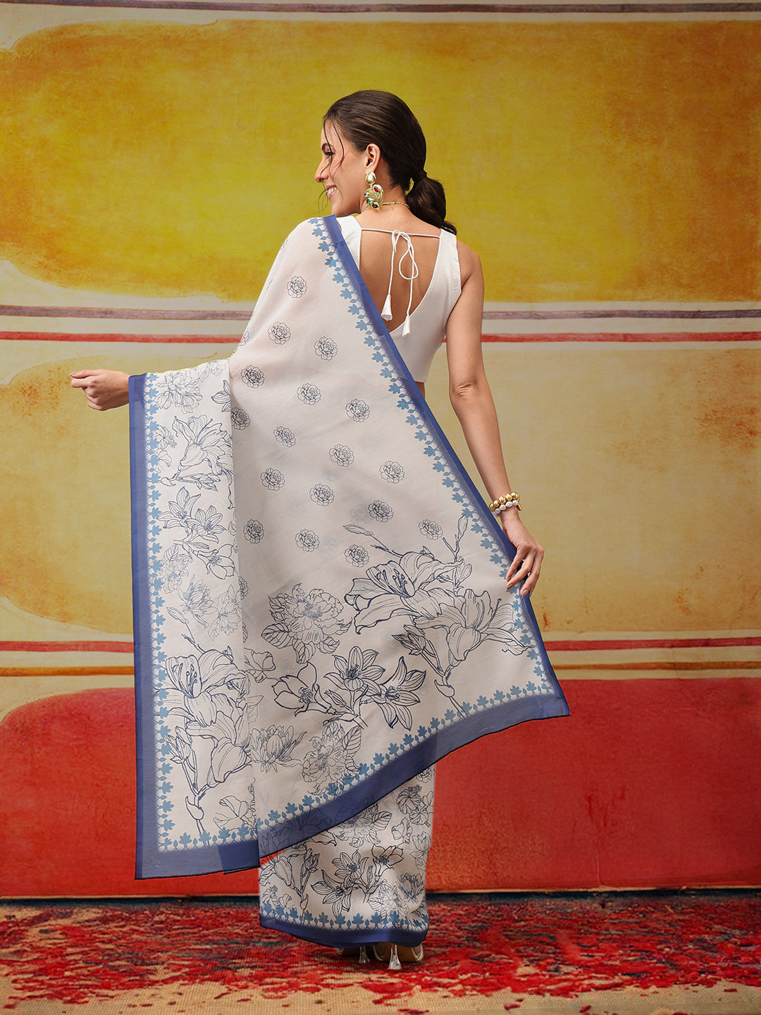 Hiral Fashion White Bollywood Mul Cotton Kalamkari Digital Printed Saree | Swadesiicart
