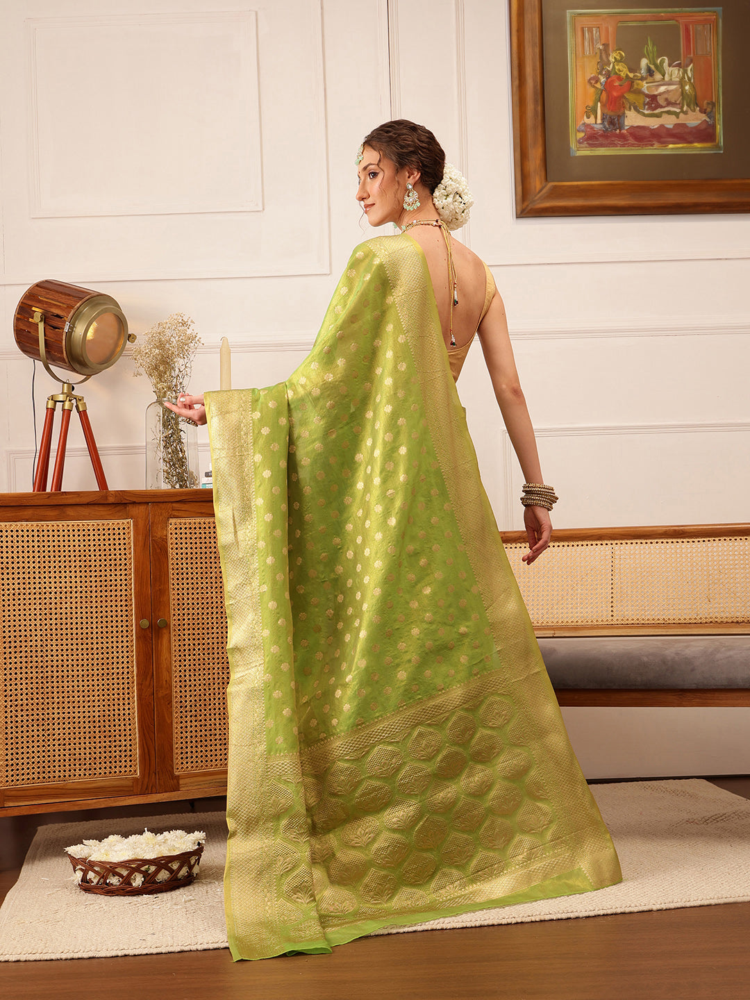 Hiral Fashion Green Kanjivaram Tissue Silk Floral Zari Woven Saree | Swadesiicart
