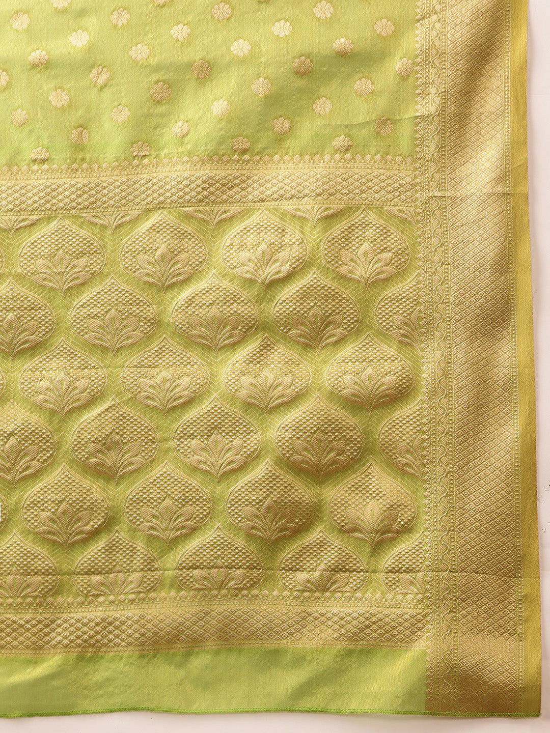 Hiral Fashion Green Kanjivaram Tissue Silk Floral Zari Woven Saree | Swadesiicart