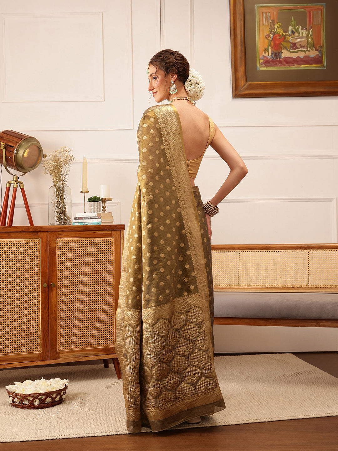 Hiral Fashion Grey Kanjivaram Tissue Silk Floral Zari Woven Saree | Swadesiicart