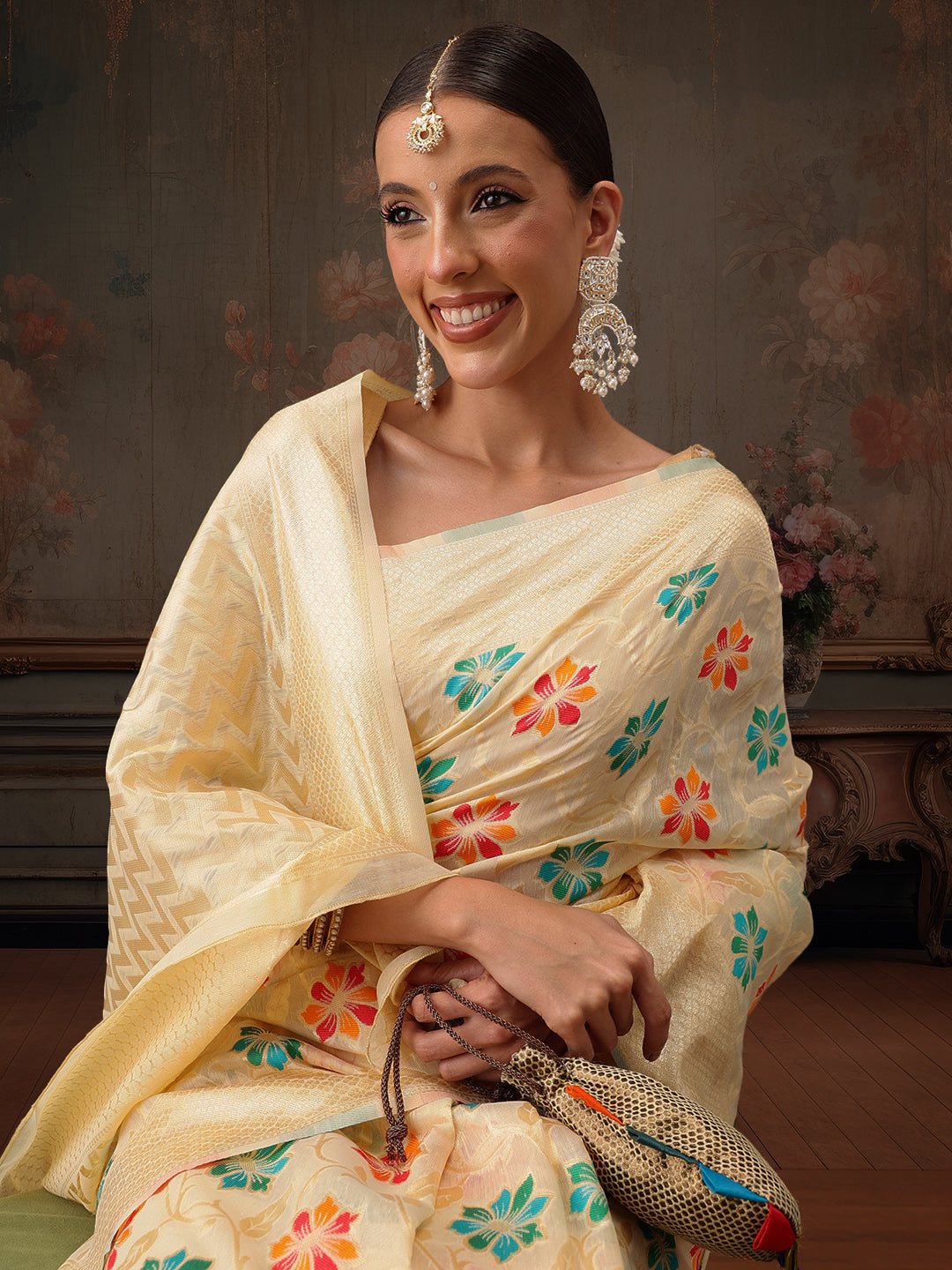 Hiral Fashion Beige Jamdani Cotton Floral Woven Thread Saree | Swadesiicart