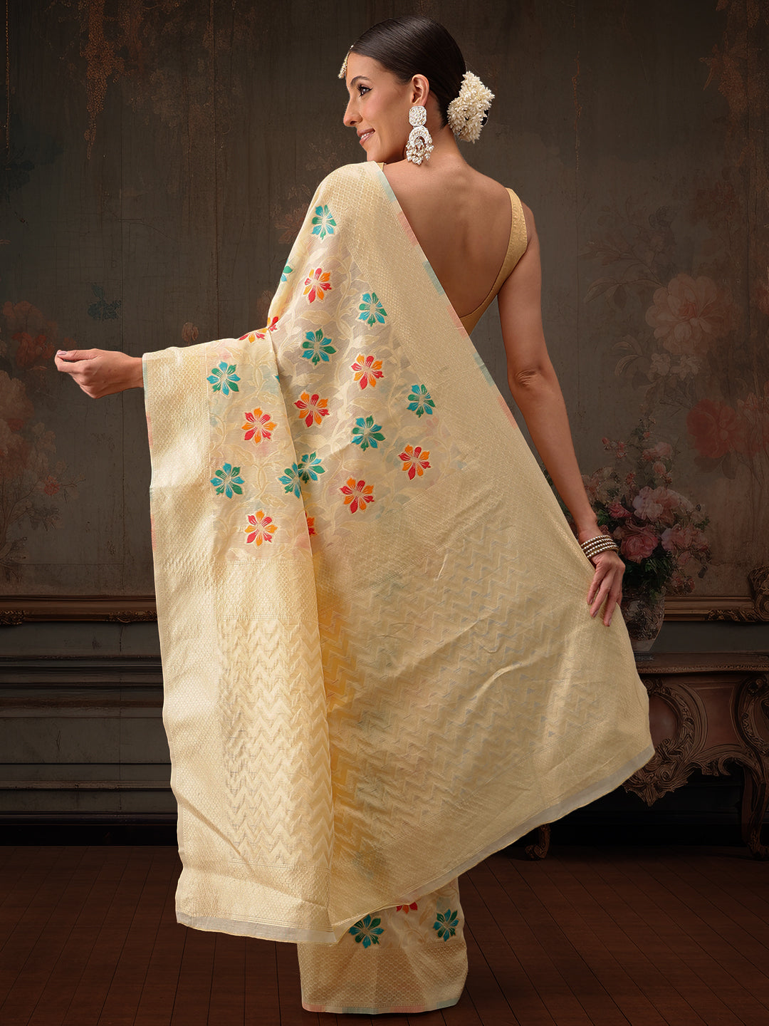 Hiral Fashion Beige Jamdani Cotton Floral Woven Thread Saree | Swadesiicart