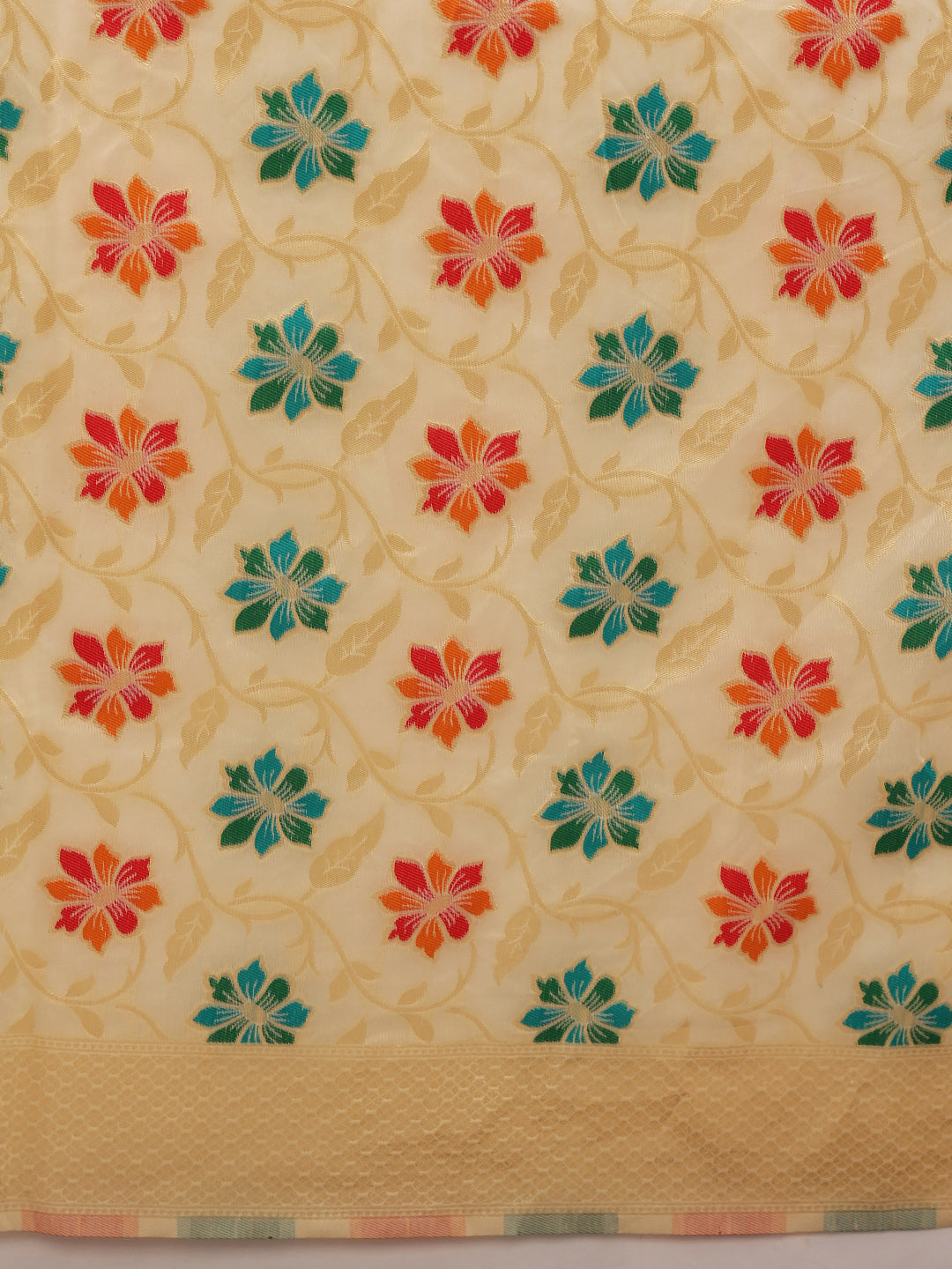 Hiral Fashion Beige Jamdani Cotton Floral Woven Thread Saree | Swadesiicart