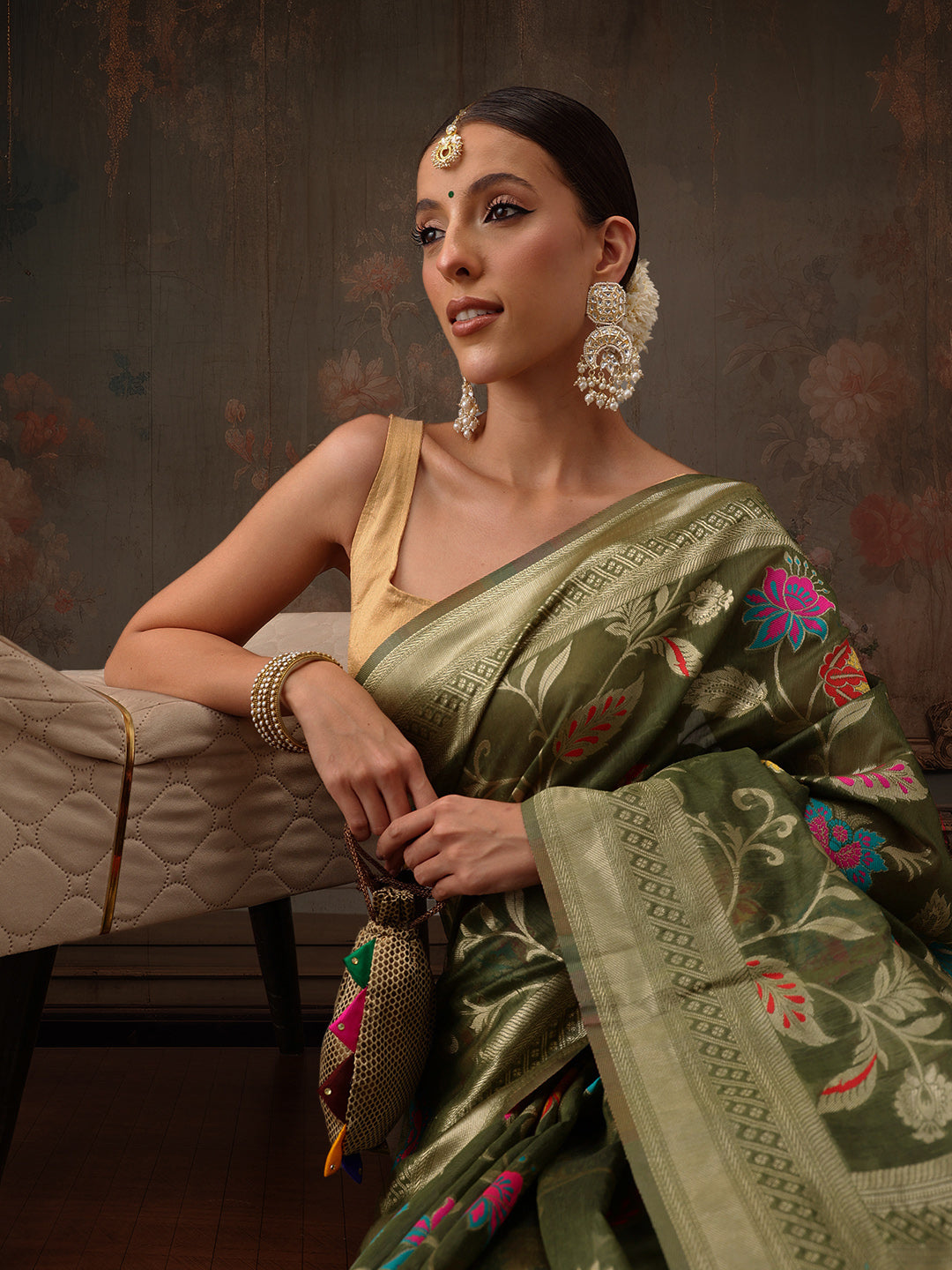 Hiral Fashion Green Jamdani Cotton Floral Woven Thread Saree | Swadesiicart