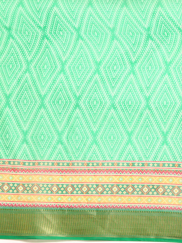 Green Silk Cotton Printed Geomatric Saree with Unstitched Blouse - Hiral Fashion | Swadesiicart