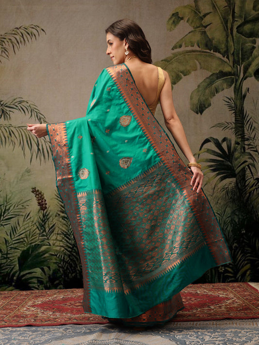Hiral Fashion Green Banarasi Silk Floral Woven Design Saree | Swadesiicart