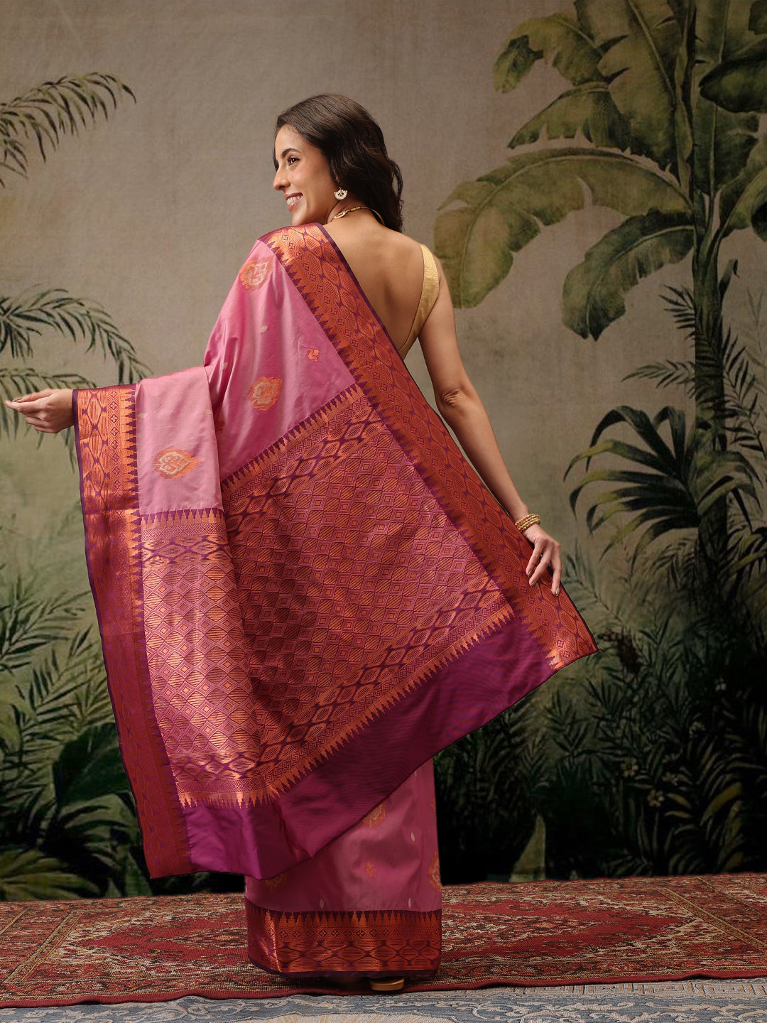 Hiral Fashion Pink Banarasi Silk Floral Woven Design Saree | Swadesiicart